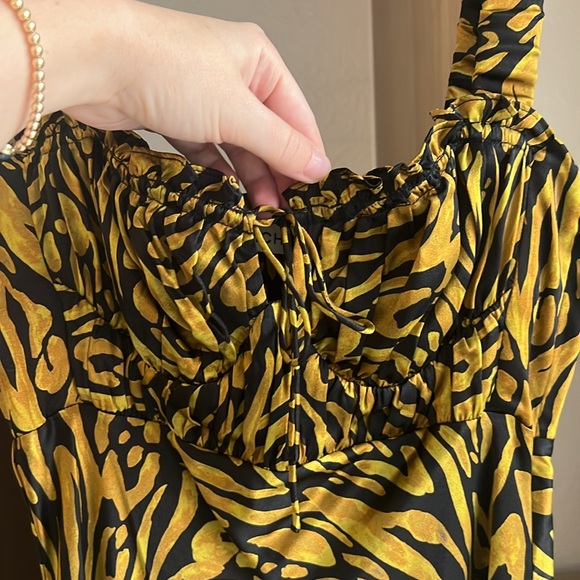 Nina Dress In Metallic Gold - Abstract Leopard Seaweed, size 2, perfect shape - Picture 5 of 7